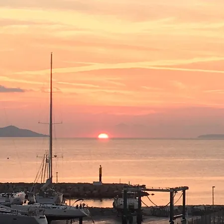 Port de Hyères - Terrasse vue mer, 2 SDB&parking privé - Plage à piéd *